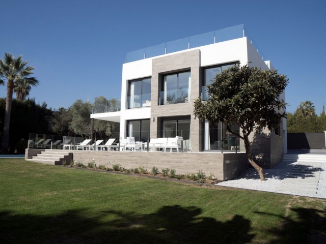 5 Schlafzimmer Villa in Nueva Andalucía