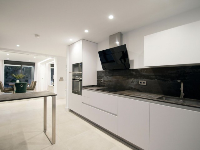 5 Schlafzimmer Villa in Nueva Andalucía