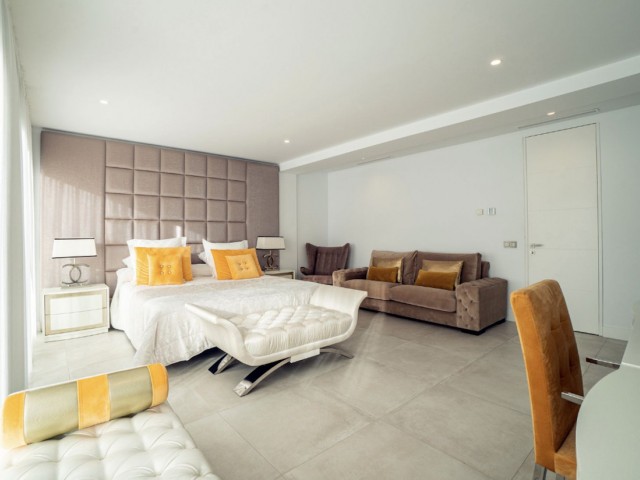 5 Schlafzimmer Villa in Nueva Andalucía