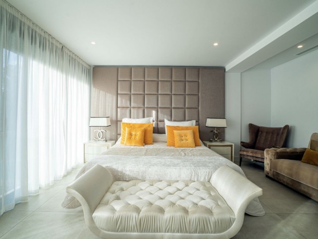 5 Schlafzimmer Villa in Nueva Andalucía