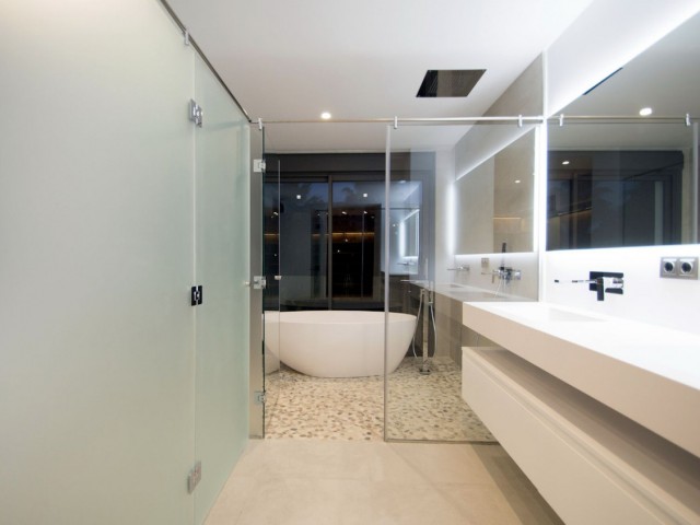 5 Schlafzimmer Villa in Nueva Andalucía