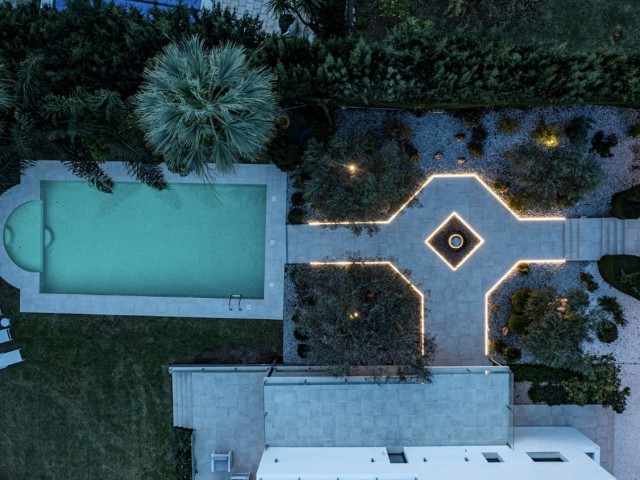 5 Schlafzimmer Villa in Nueva Andalucía