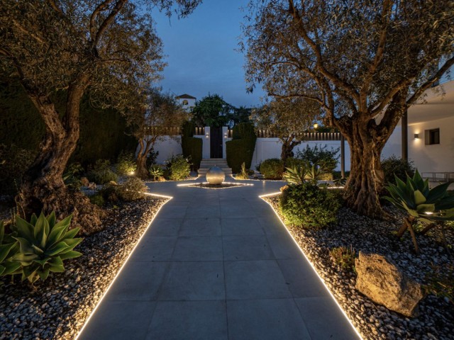 5 Schlafzimmer Villa in Nueva Andalucía