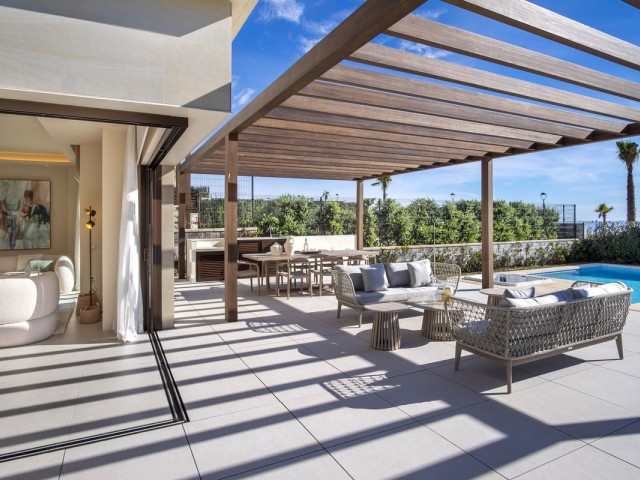 4 Bedrooms Villa in New Golden Mile