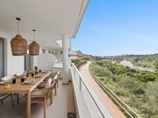 3 Bedrooms Apartment in Estepona