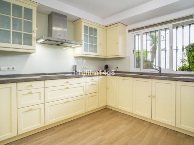 3 Bedrooms Townhouse in Nueva Andalucía