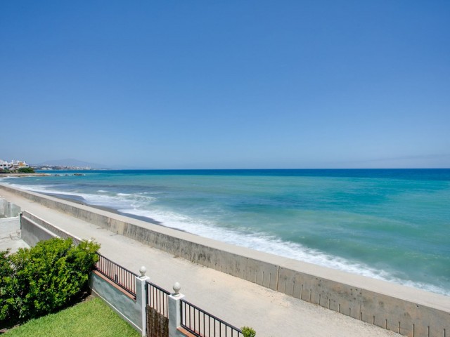 3 Bedrooms Villa in Estepona