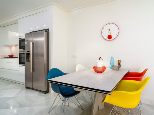 Apartamento con 4 Dormitorios  en Málaga Centro