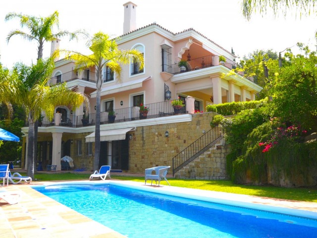 Villa avec 4 Chambres  à Río Real