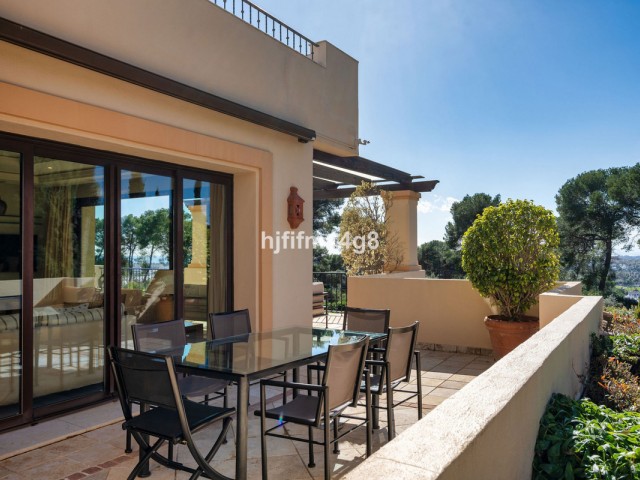 3 Bedrooms Apartment in Nueva Andalucía