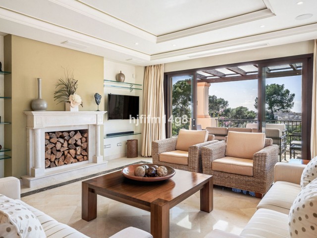 3 Bedrooms Apartment in Nueva Andalucía