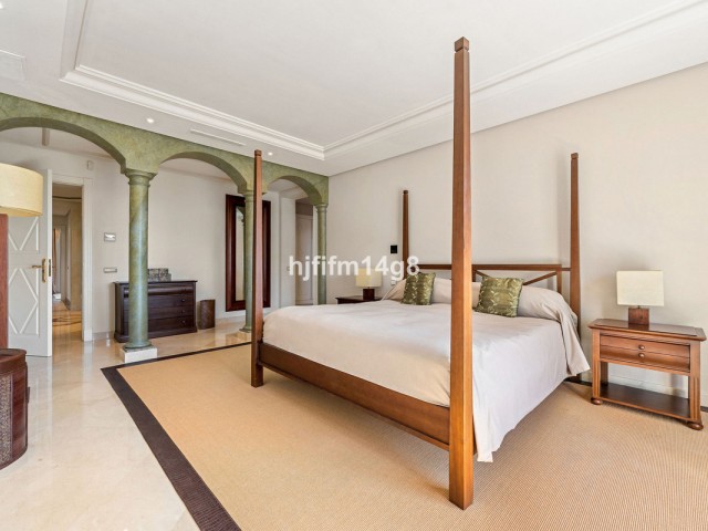 3 Bedrooms Apartment in Nueva Andalucía