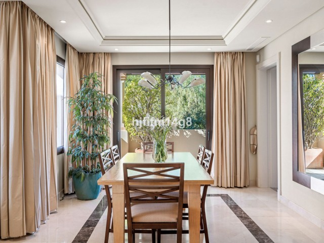 3 Bedrooms Apartment in Nueva Andalucía