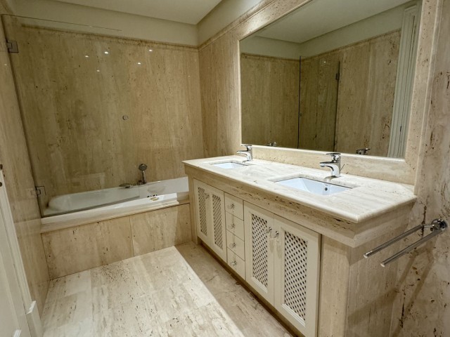 2 Bedrooms Apartment in Estepona