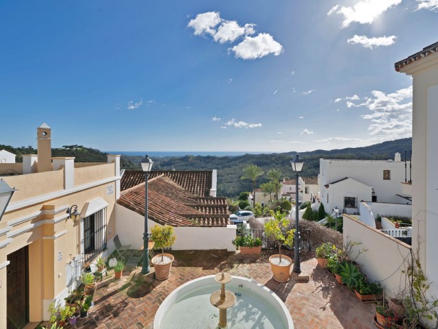 3 Bedrooms Townhouse in Benahavís