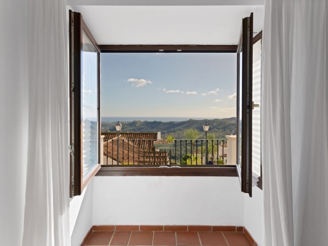 3 Bedrooms Townhouse in Benahavís