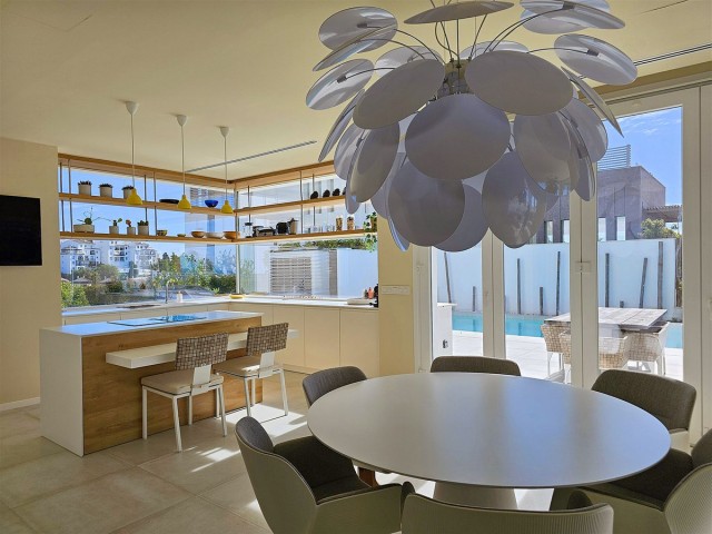Villa avec 5 Chambres  à Riviera del Sol