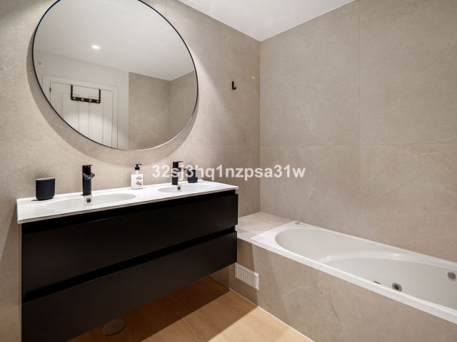 2 Bedrooms Apartment in Estepona