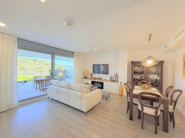 3 Bedrooms Apartment in Estepona
