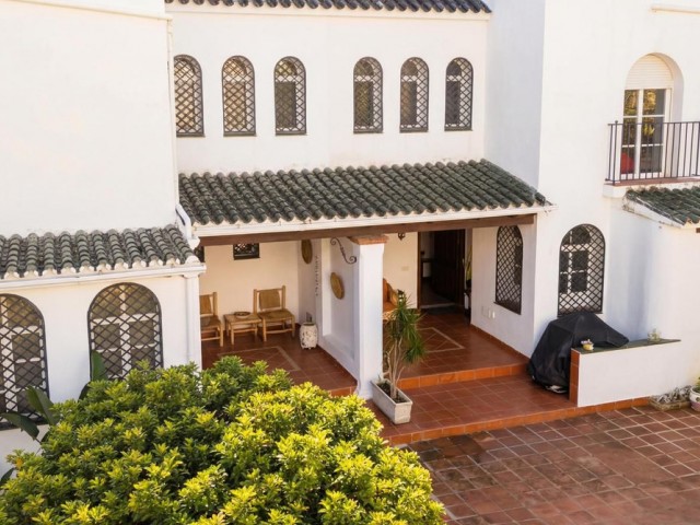 3 Bedrooms Townhouse in Nueva Andalucía
