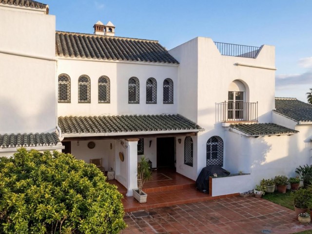3 Bedrooms Townhouse in Nueva Andalucía