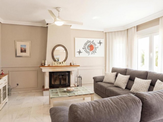 3 Schlafzimmer Reihenhaus in Nueva Andalucía