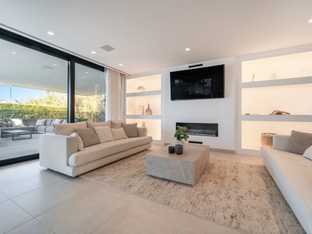 5 Bedrooms Villa in Marbella