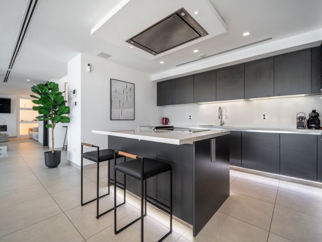 5 Bedrooms Villa in Marbella