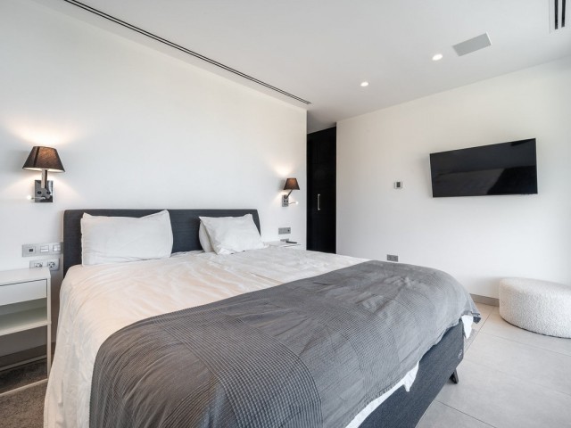 5 Bedrooms Villa in Marbella