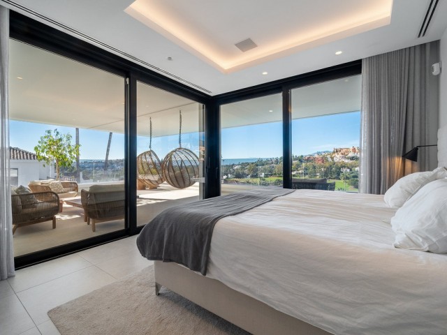 5 Bedrooms Villa in Marbella