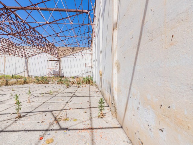 Liikekiinteistö La Colina