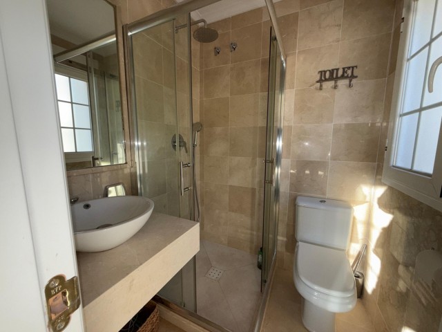 Appartement avec 4 Chambres  à Nueva Andalucía