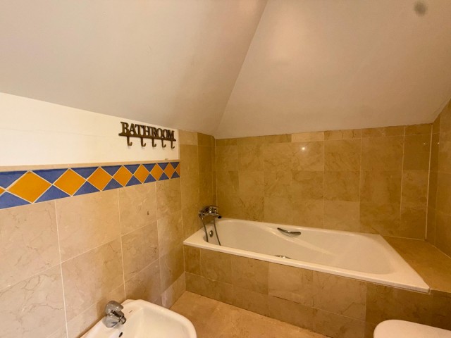 Appartement avec 4 Chambres  à Nueva Andalucía