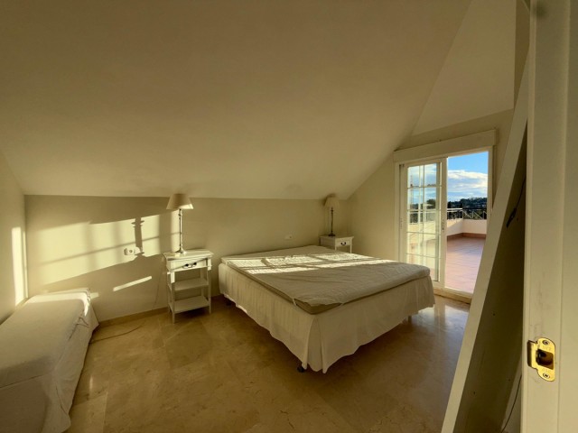 Appartement avec 4 Chambres  à Nueva Andalucía