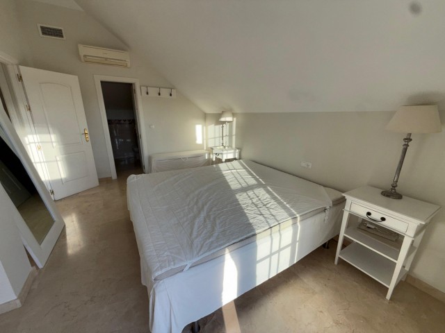 Appartement avec 4 Chambres  à Nueva Andalucía