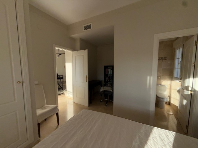 Appartement avec 4 Chambres  à Nueva Andalucía