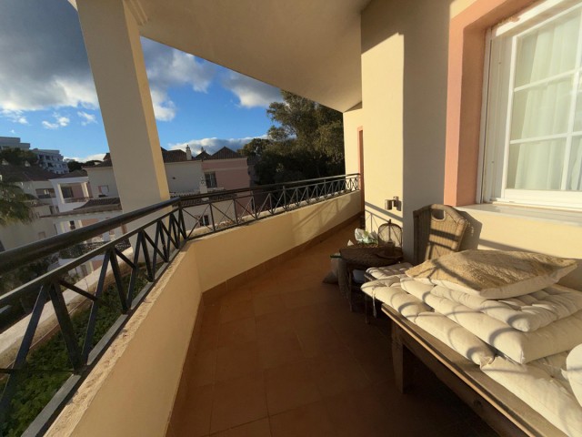 Appartement avec 4 Chambres  à Nueva Andalucía