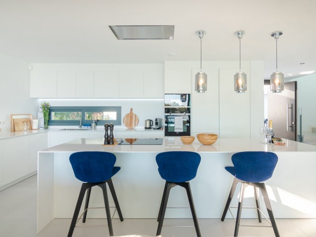 4 Bedrooms Villa in Calahonda