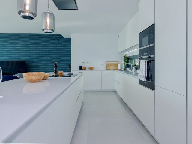 4 Bedrooms Villa in Calahonda