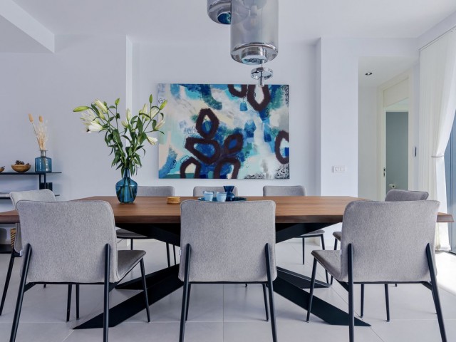 4 Bedrooms Villa in Calahonda