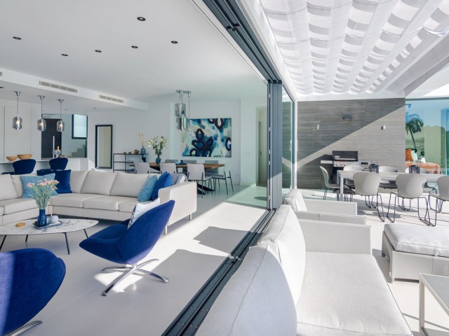 4 Bedrooms Villa in Calahonda