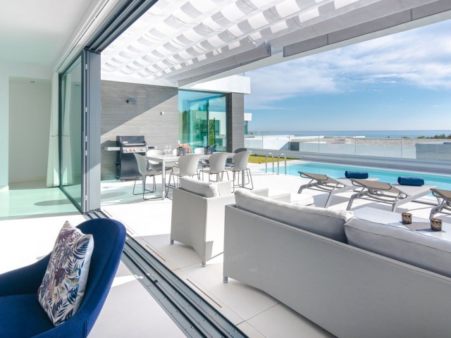 4 Bedrooms Villa in Calahonda