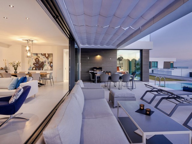 4 Bedrooms Villa in Calahonda