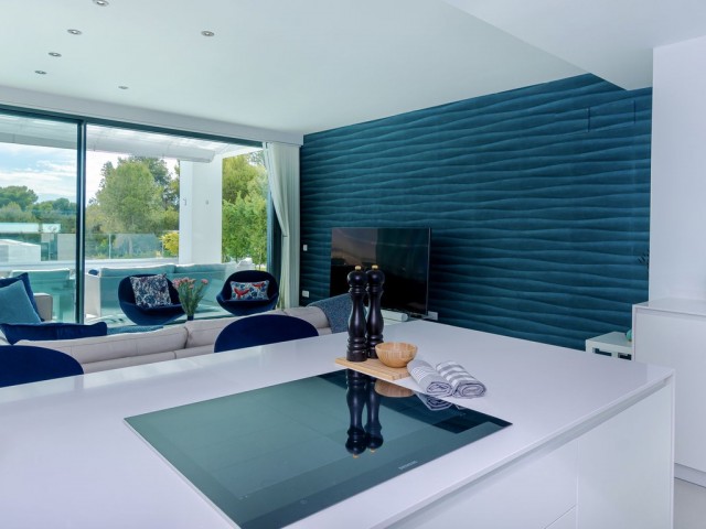 4 Bedrooms Villa in Calahonda