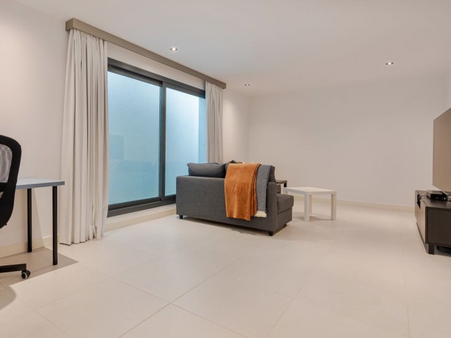 4 Bedrooms Villa in Calahonda