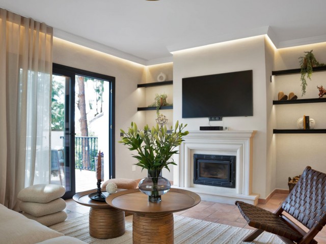 Villa con 3 Dormitorios  en Calahonda