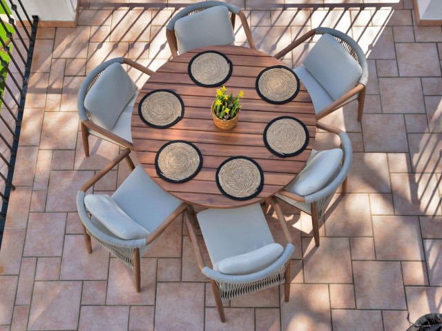 Villa con 3 Dormitorios  en Calahonda