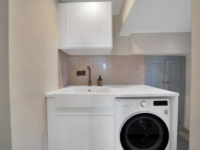 Villa con 3 Dormitorios  en Calahonda