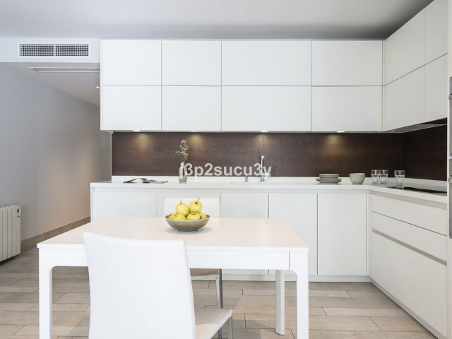 Apartment, Guadalmina Baja, R5310721