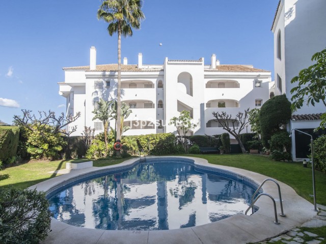 Apartment, Guadalmina Baja, R5310721